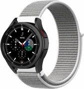 Strap-it Watch 4 & Watch 5 bandje - Samsung Galaxy Watch 4 Classic 46mm nylon band - zeeschelp - Geschikt voor Samsung Galaxy Watch 5 Pro – 44mm – 40mm & Galaxy Watch 4 40mm, 44mm