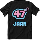 47 Jaar Feest kado T-Shirt Heren / Dames - Perfect Verjaardag Cadeau Shirt - Licht Blauw / Licht Roze - Maat 4XL