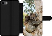 Bookcase Geschikt voor iPhone 8 telefoonhoesje - Koala's - Kind - Boom - Kinderen - Jongens - Meiden - Met vakjes - Wallet case met magneetsluiting