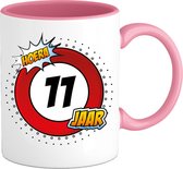 11 Jaar Verkeersbord Mok met tekst | Grappig Verjaardag Beker Cadeau | Bedrukte Koffie en Thee Mokken | Zwart | 330 ML