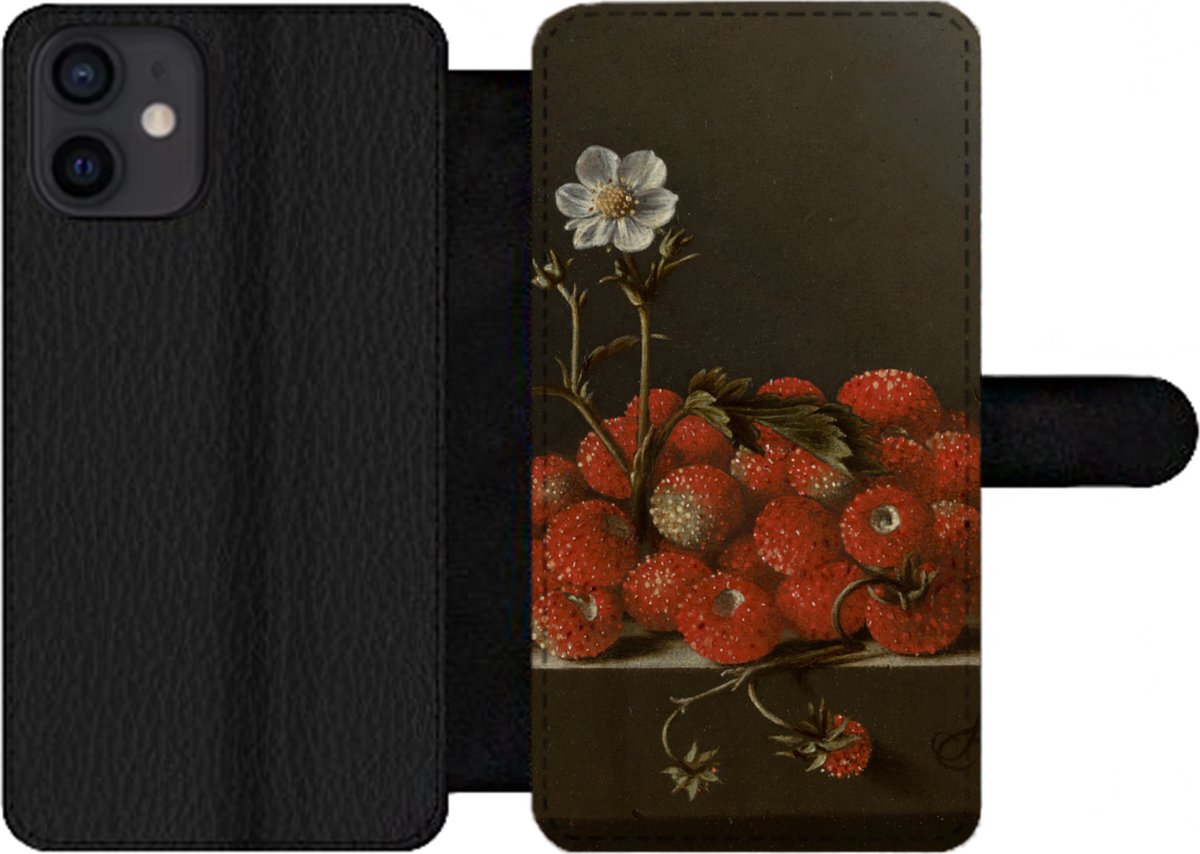 Telefoonhoesje Geschikt voor iPhone 12 telefoonhoesje - Stilleven met bosaardbeien - Schilderij van Adriaen Coorte - Met vakjes - Wallet case met magneetsluiting