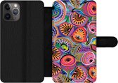 Bookcase Geschikt voor iPhone 11 Pro Max telefoonhoesje - Cirkel - Figuren - Bladeren - Met vakjes - Wallet case met magneetsluiting