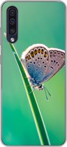 Geschikt voor Samsung Galaxy A50 hoesje - Vlinder - Gras - Licht - Siliconen Telefoonhoesje