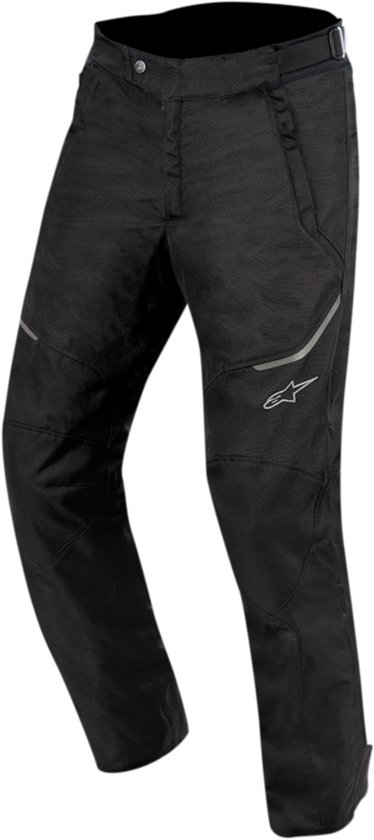 Pantalon de moto noir à texture subtile, avec des bandes réfléchissantes sur les jambes et le logo Alpinestars.