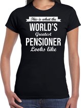 This is what the worlds greatest pensioner looks like / pensioen cadeau t-shirt / shirt - zwart met witte letters - voor dames - Pensioen / VUT kado shirt S