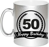 Zilveren Happy Birthday 50 years cadeau mok / beker met wimpel - 330 ml - keramiek - Abraham / Sarah - verjaardags koffiemok / theebeker