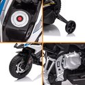 Vier details van een witte en zwarte politiemotor: een rode drukknop, een zijwieltje, het voorwiel en een motoronderdeel met BMW logo.