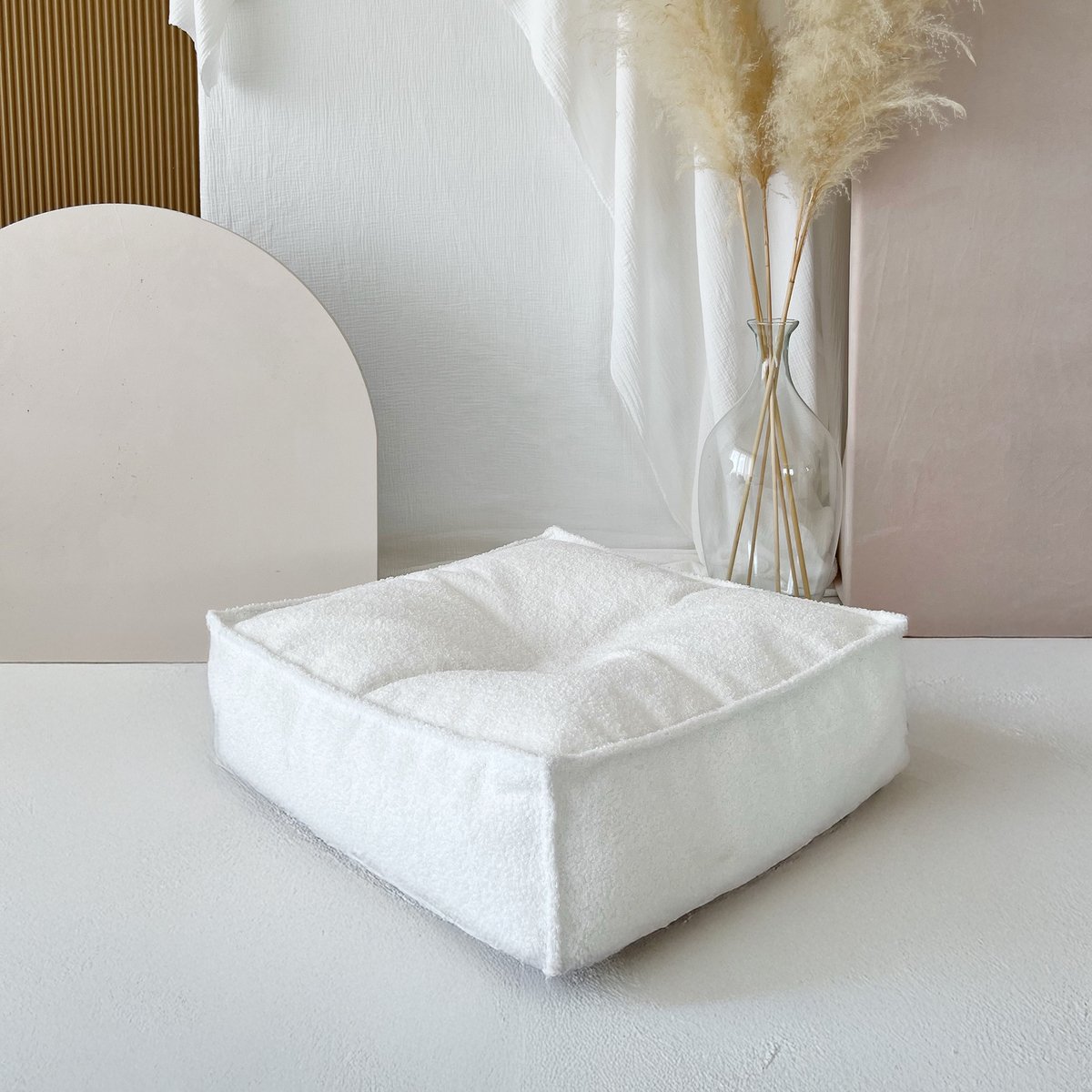Moje Bouclé Ottoman -square - White