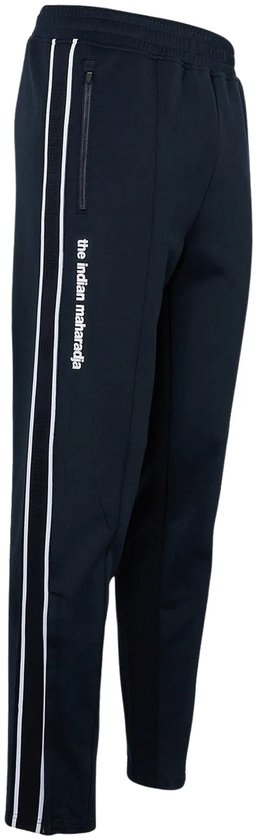 Donkerblauwe trainingsbroek met witte strepen en 'the indian maharadja' tekst op de zijkant.