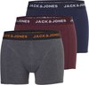 Drie Jack & Jones boxershorts: grijs, bordeauxrood en donkerblauw, met logo op de zwarte tailleband.
