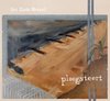 Albumhoes met schilderij van een pianoklavier, tekst 'Het Zesde Metaal' en 'ploegsteert'.