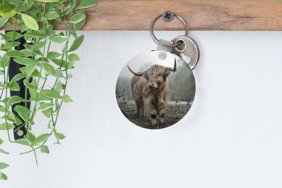 Porte-clés - Highlander écossais - Forêt - Brouillard - Vache - Animaux - Nature - Plastique - Rond - Distribution de cadeaux