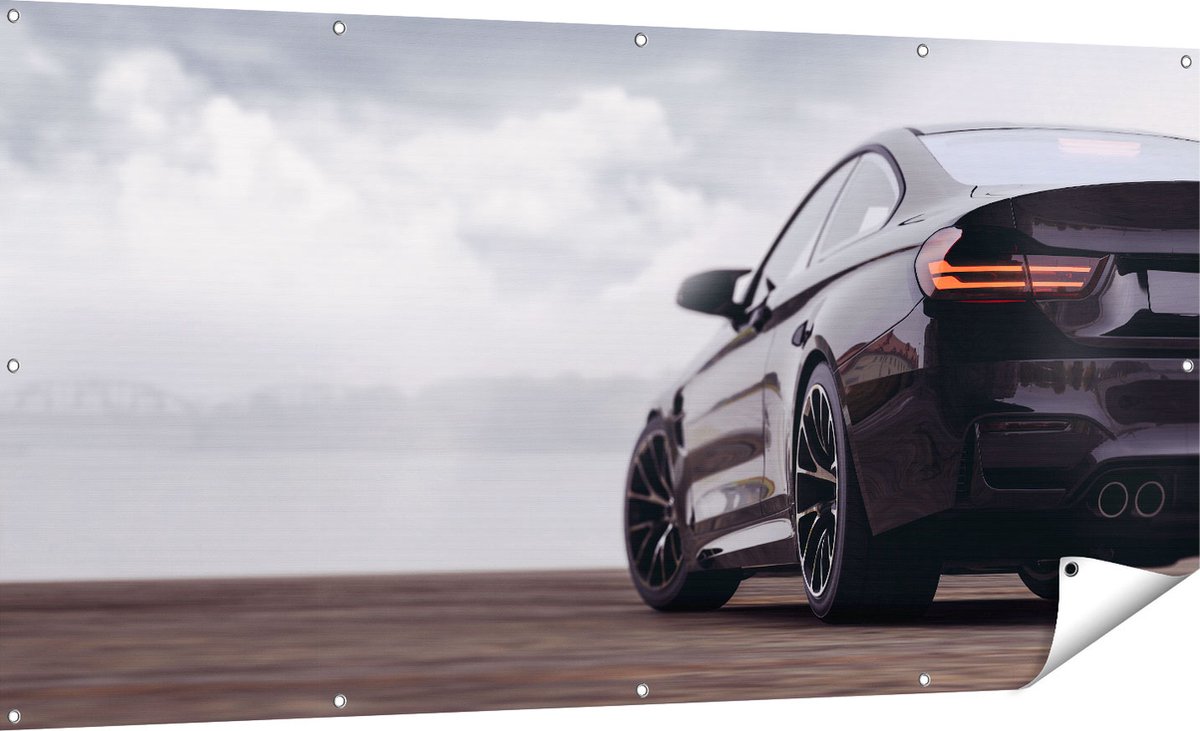 Gards Tuinposter Zwarte Sportwagen Auto van Achter - 180x90 cm - Tuindoek - Tuindecoratie - Wanddecoratie buiten - Tuinschilderij Multikleur