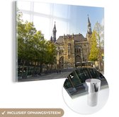 MuchoWow® Glasschilderij 30x20 cm - Schilderij acrylglas - Stadhuis van Aken tijdens een zonnige dag - Foto op glas - Schilderijen