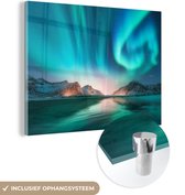 MuchoWow® Glasschilderij 160x120 cm - Schilderij acrylglas - Noorderlicht - Sneeuw - Reflectie - Noorwegen - Foto op glas - Schilderijen