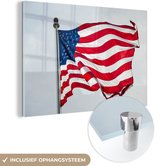 MuchoWow® Glasschilderij 120x80 cm - Schilderij acrylglas - Amerika - Vlag - Lucht - Foto op glas - Schilderijen