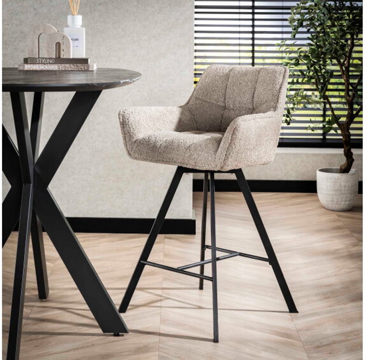 Meubelplaats Barstoel raster draaibaar - Boucle zandkleur - barstoelen set van 2