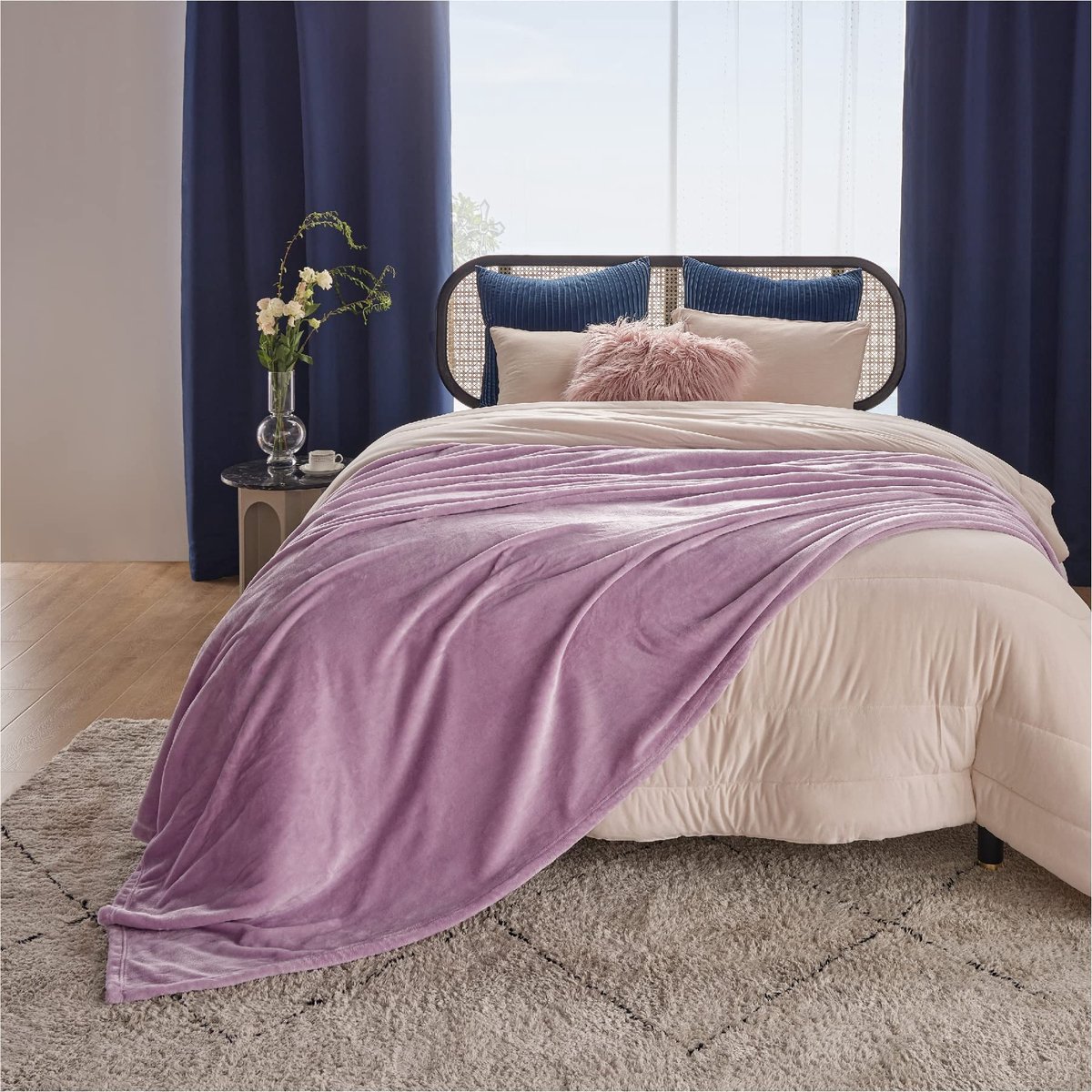 Unyqoos Ultrazachte Pluizige Deken voor Comfort en Warmte in Elke Ruimte, 220 x 240 cm, Lila