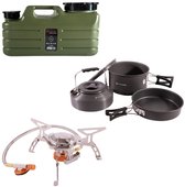 Complete camping kookset: groen water reservoir, grijze ketel en pannen, metalen brander.