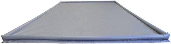 Grijs PVC grondzeil met een opblaasbare rand.