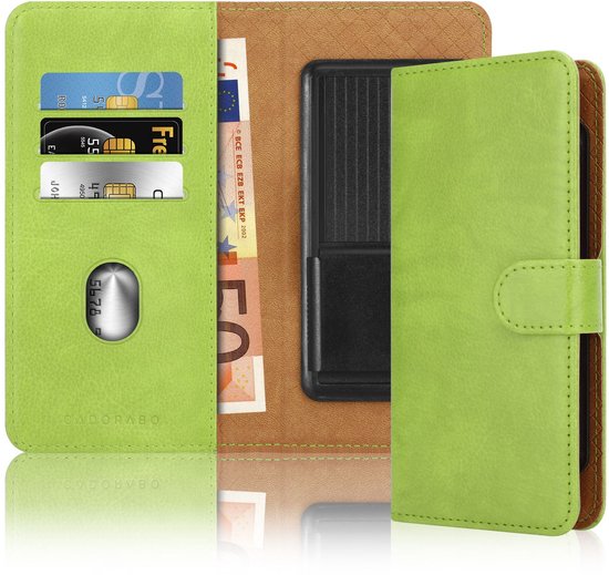 Étui de téléphone vert avec doublure marron, ouvert avec argent et cartes visibles. Porte la mention 'CADORABO'.
