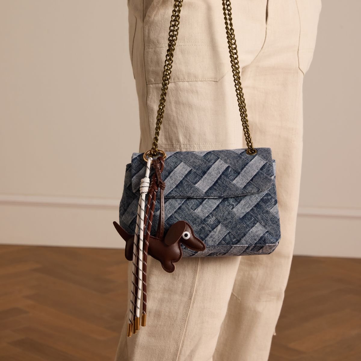 Manfield Teckel Bag Charm - dames - wit en bruin - sleutelhanger