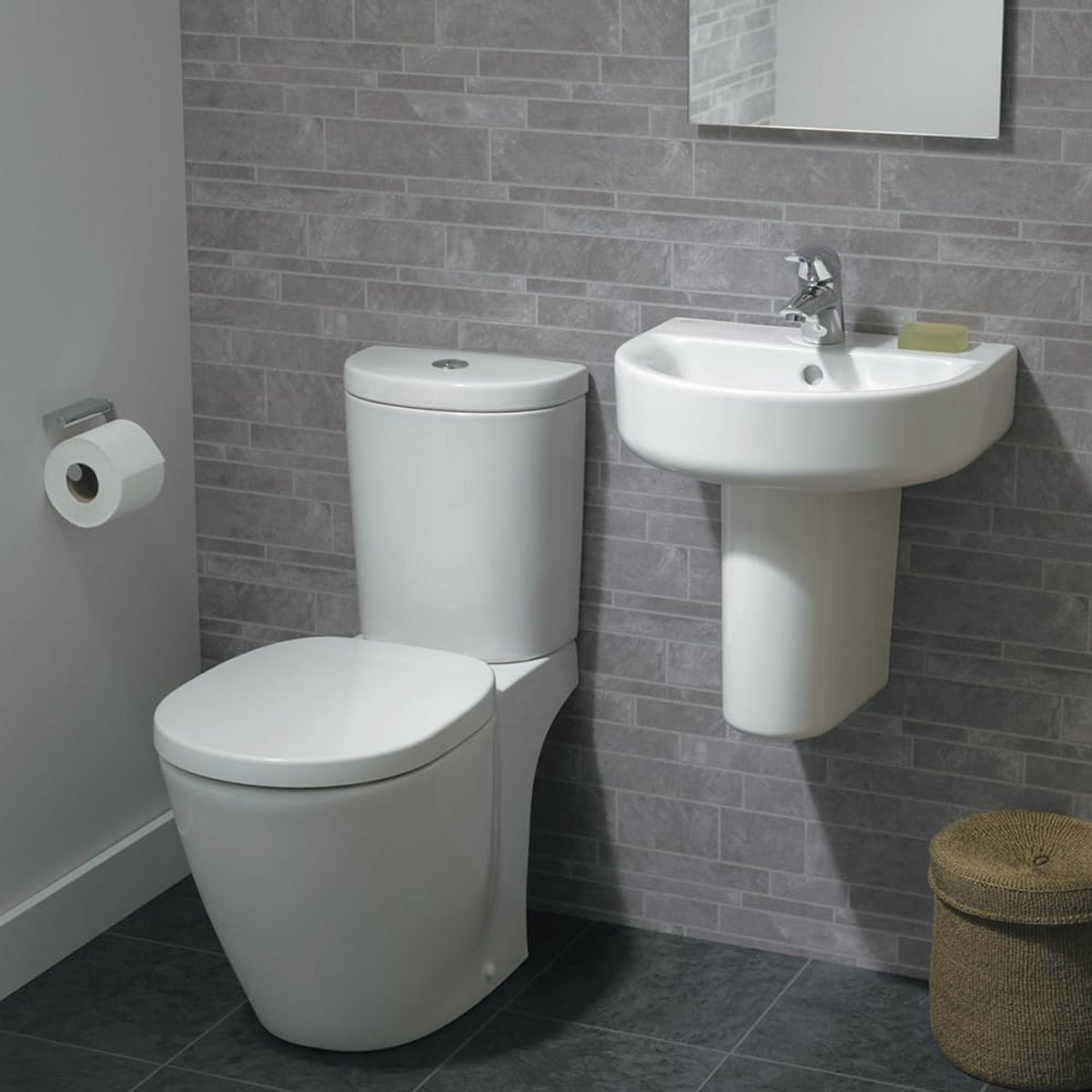 Witte kunststof toiletbril met deksel voor langdurig comfort