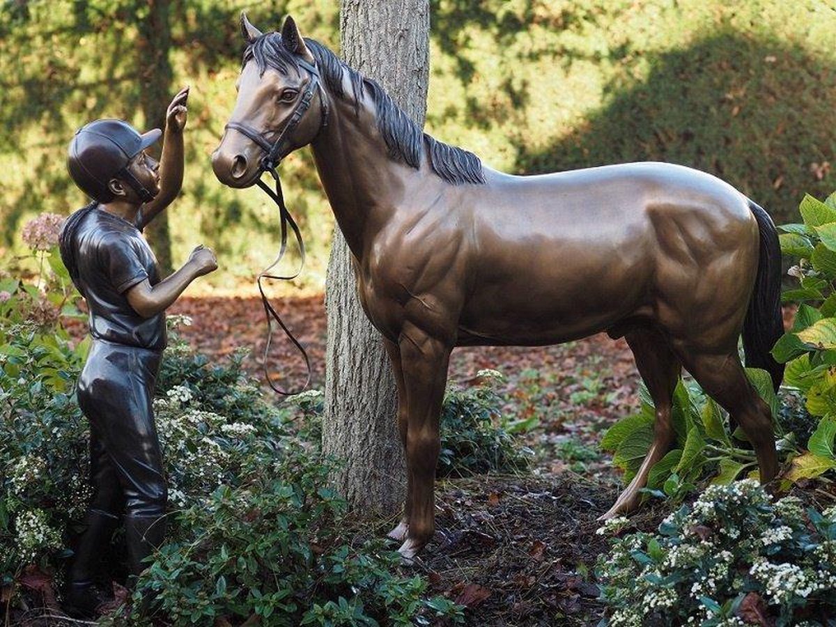 Tuinbeeld - groot bronzen beeld - meisje met paard - Bronzartes | bol.com