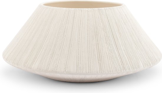 Beige decoratieve schaal met een gevlochten textuur en taps toelopende vorm.
