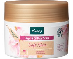 foto van Kneipp Soft Skin - Sugar & Oil Body Scrub - Amandelbloesem - Voor de droge en gevoelige huid - Vegan - 1 st - 200 gr