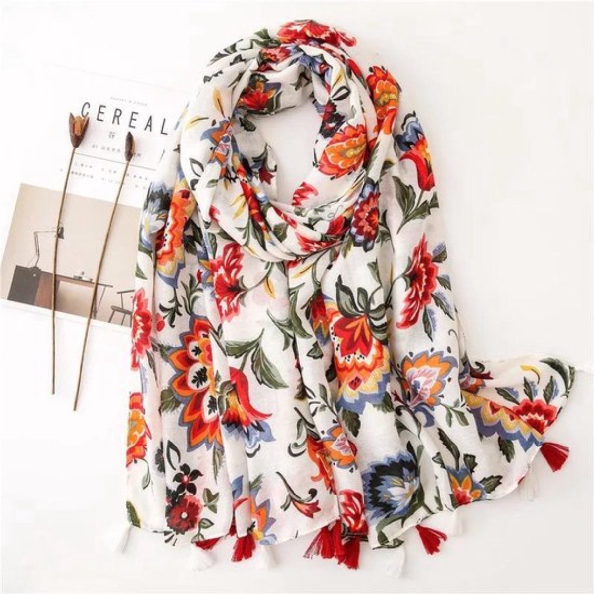 Emilie Scarves - sjaal - bloemen - wit - bloemenprint