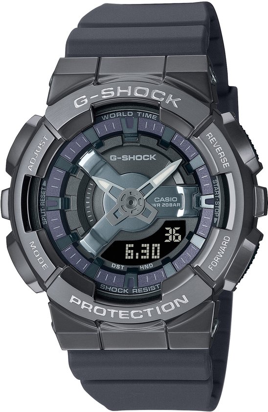 G-Shock horloge met metalen grijze kast, zwarte rubberen band, ronde wijzerplaat met blauwe en zilveren details.