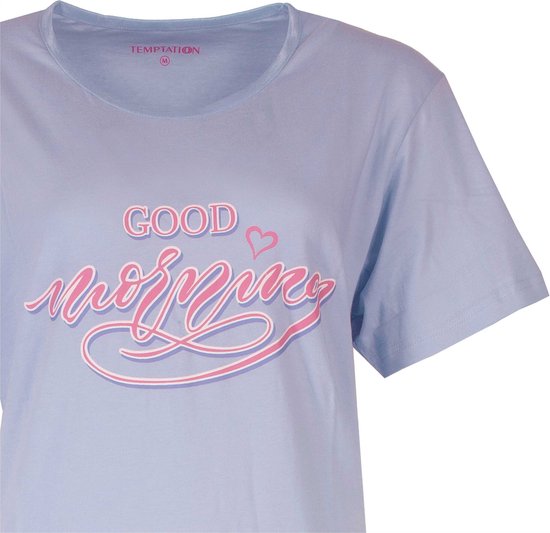 Lichtblauw nachthemd met korte mouwen en de tekst 'GOOD Morning' in roze en witte letters.