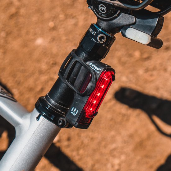 Lezyne Strip Alert Drive Rear - Oplaadbare LED fietslamp achter - 5 Standen - 150 Lumen - Accu tot 27 uur - Alert dive - Zwart — afbeelding 4