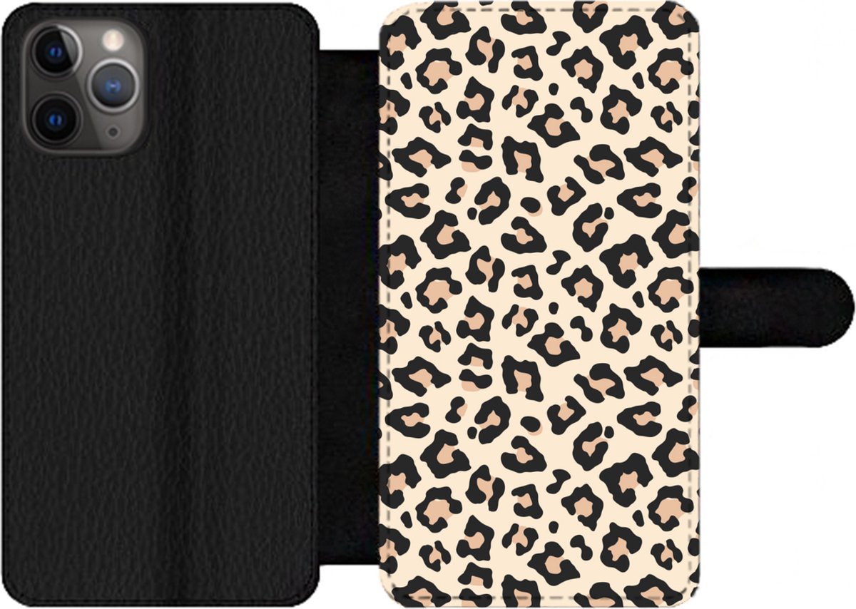 Telefoonhoesje Geschikt voor iPhone 11 Pro Max telefoonhoesje - Wit - Roze - Luipaardprint - Met vakjes - Wallet case met magneetsluiting