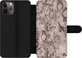 Bookcase Geschikt voor iPhone 11 Pro Max telefoonhoesje - Dierenprint - Grijs - Zwart - Met vakjes - Wallet case met magneetsluiting