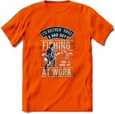 A bad Day Fishing - Vissen T-Shirt | Beige | Grappig Verjaardag Vis Hobby Cadeau Shirt | Dames - Heren - Unisex | Tshirt Hengelsport Kleding Kado - Oranje - XL