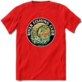Fishing Club - Vissen T-Shirt | Beige | Grappig Verjaardag Vis Hobby Cadeau Shirt | Dames - Heren - Unisex | Tshirt Hengelsport Kleding Kado - Rood - S