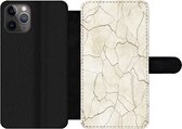 Bookcase Geschikt voor iPhone 11 Pro telefoonhoesje - Marmer print - Chic - Patronen - Met vakjes - Wallet case met magneetsluiting