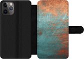 Bookcase Geschikt voor iPhone 11 Pro Max telefoonhoesje - Metaal - Roest print - Brons - Blauw - Abstract - Structuur - Met vakjes - Wallet case met magneetsluiting