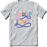 Spread Love | Pride T-Shirt | Grappig LHBTIQ+ / LGBTQ / Gay / Homo / Lesbi Cadeau Shirt | Dames - Heren - Unisex | Tshirt Kleding Kado | - Licht Grijs - Gemaleerd - L