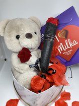 Love choco hart - Teddybeer - Milka chocolade - Valentijnscadeau - Geschenkset - Valentijn cadeau