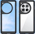 Avant et arrière d'une coque de téléphone noire avec découpes pour la caméra et l'écran.