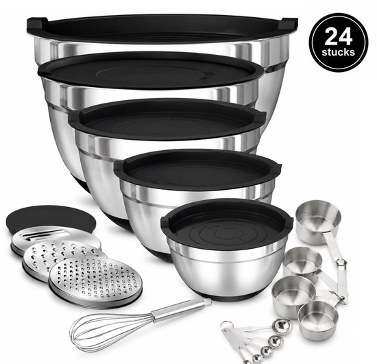 Een set van 24-delig keukengerei met rvs mengkommen, maatlepels, maatbekers, garde en raspopzetstukken.
