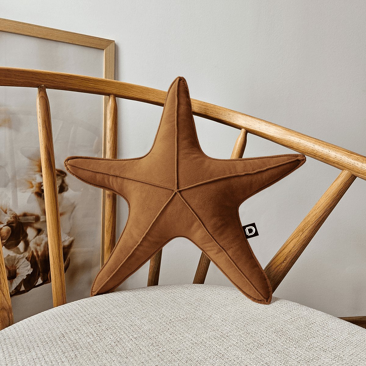 Decordruk Velvet - Stervormig Kussen - Karmel - Decoratief - 43cm