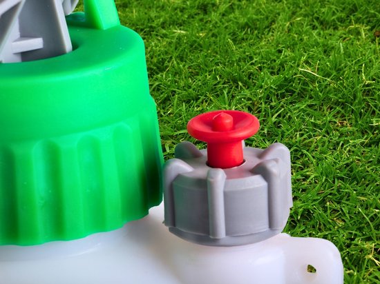Drukspuit 8 Liter - Tuinsproeier met lans en schouderriem - Handdruk plantenspuit — afbeelding 2