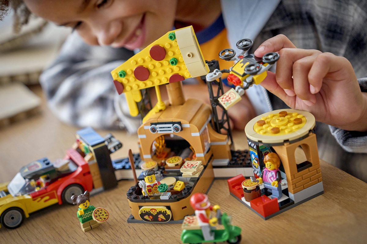 LEGO City Pizzacentrale met Voertuigen Pizza Speelgoed voor Kinderen 60496 — afbeelding 7