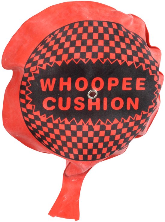 Rood Whoopee kussen met zwart geruite opdruk.