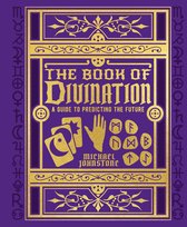 Paarse kaft van 'The Book of Divination' met gouden ornamenten. Bevat tarotkaarten, een hand en runen.