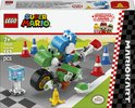 LEGO Mario Kart Yoshi-Crosser 72031 doos met blauwe Yoshi op groene kart, met game-afbeeldingen.